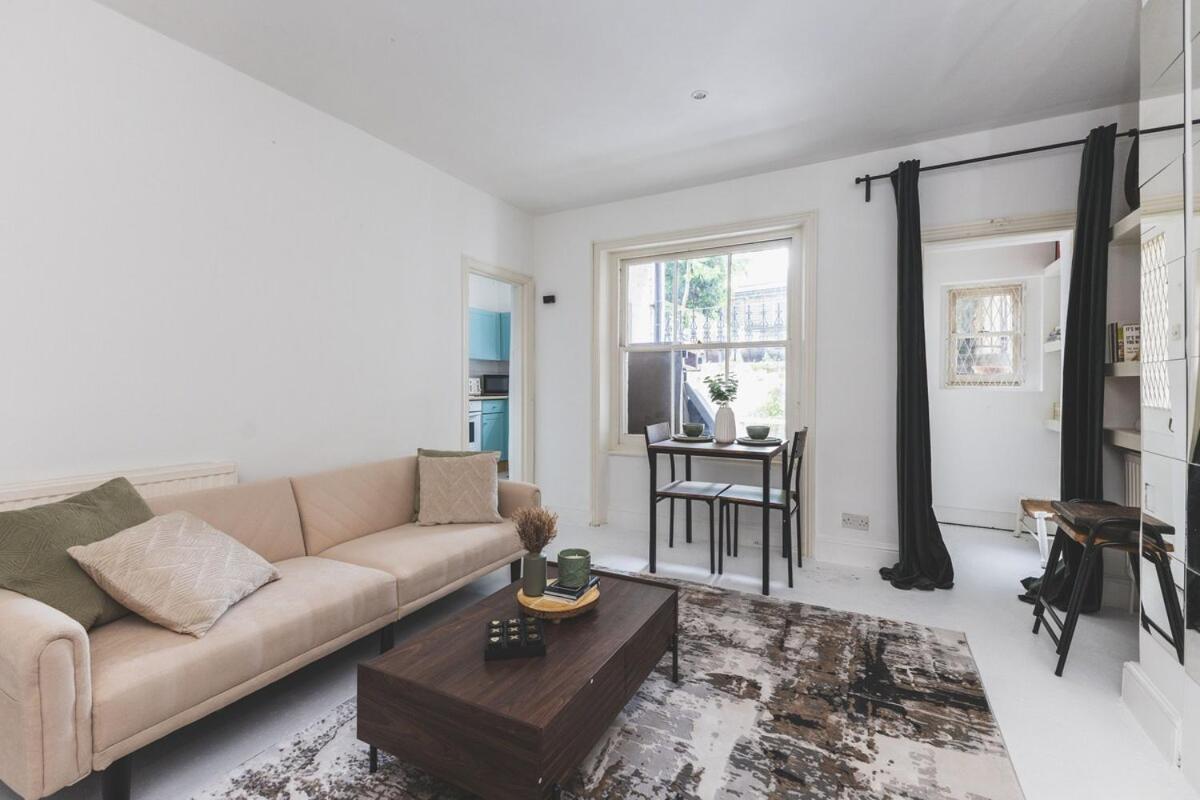 Apartment Sleeps 6! Kensington Garden Flat, 4 Mins To Station! London