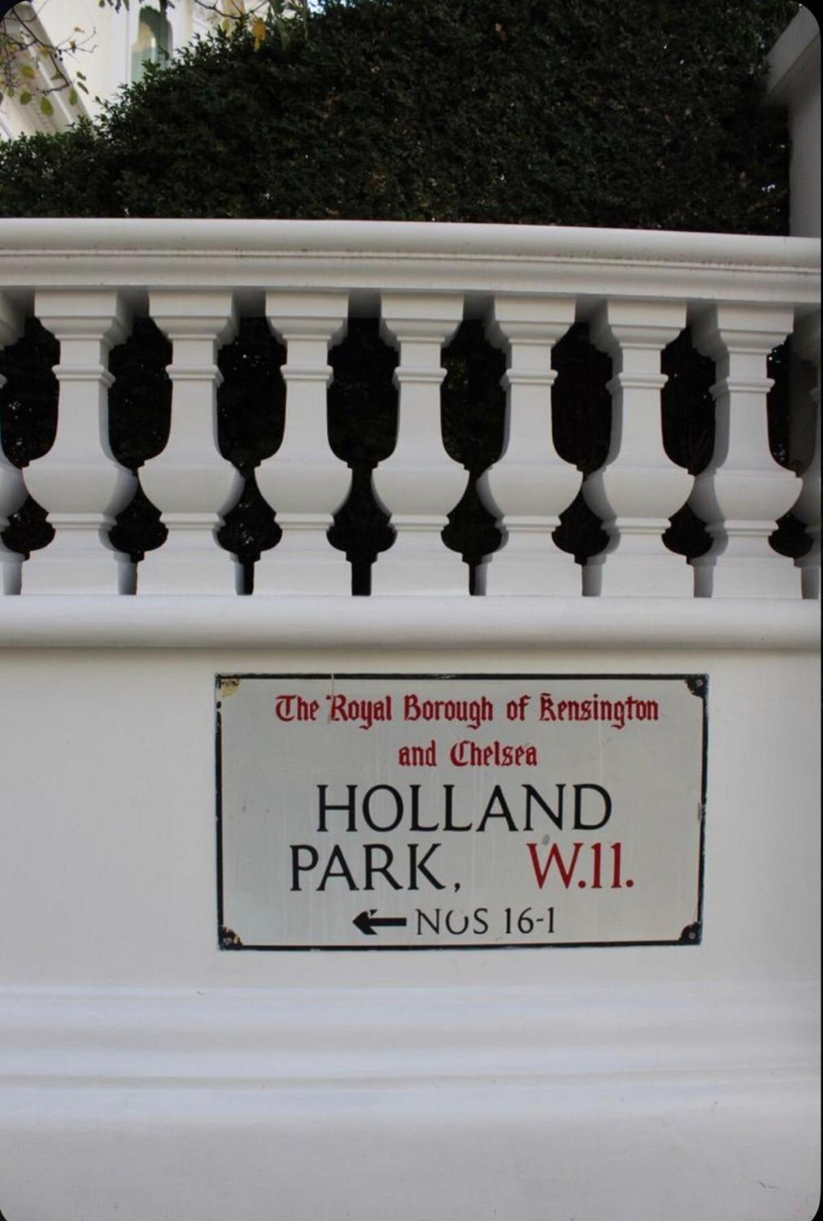 Sleeps 6! Kensington Garden Flat, 4 Mins To Station! London